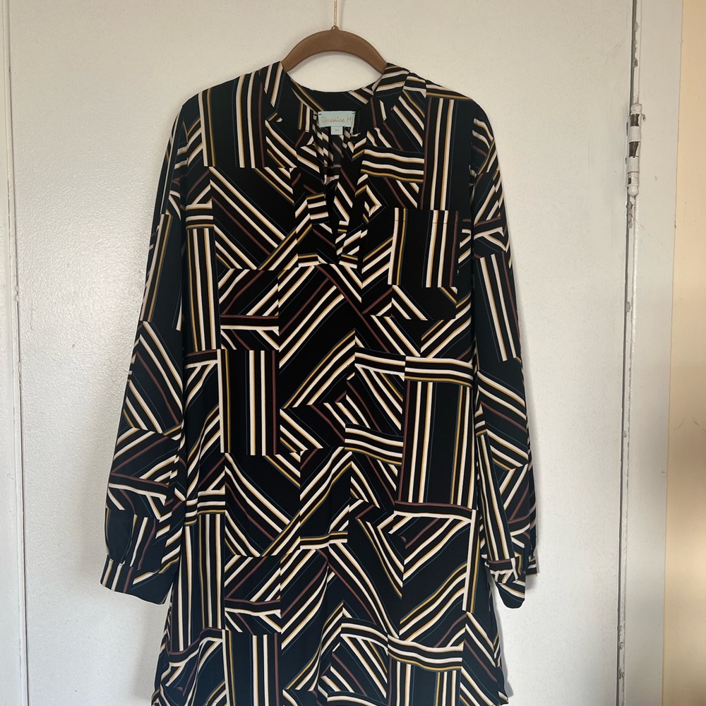 Veronica M Black and Cream Geometric Long sleeve Shirt Dress Size Medium